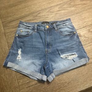 Kendal and Kylie jean shorts, size: 7/28, color: denim medium wash